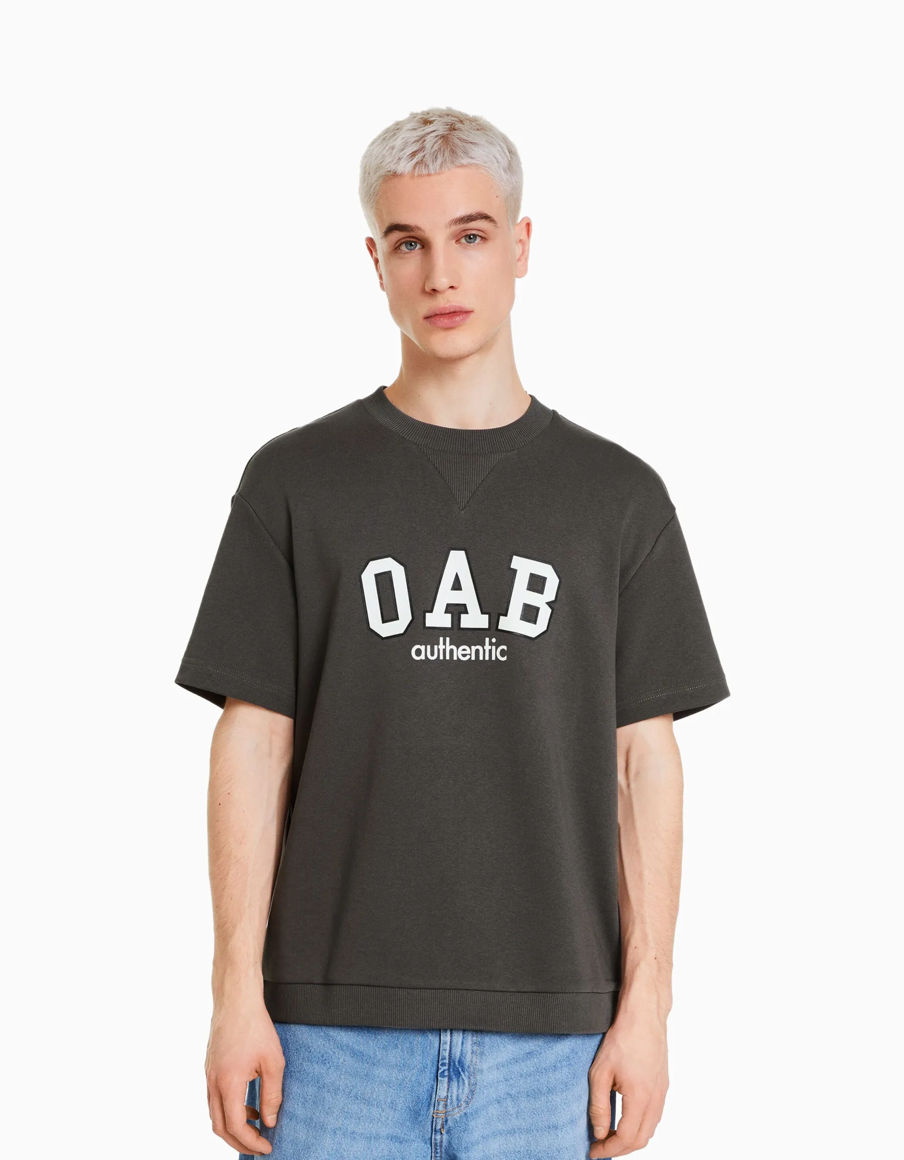 BERSHKA T-shirt molleton imprimé varsity Blanc cassé Shop