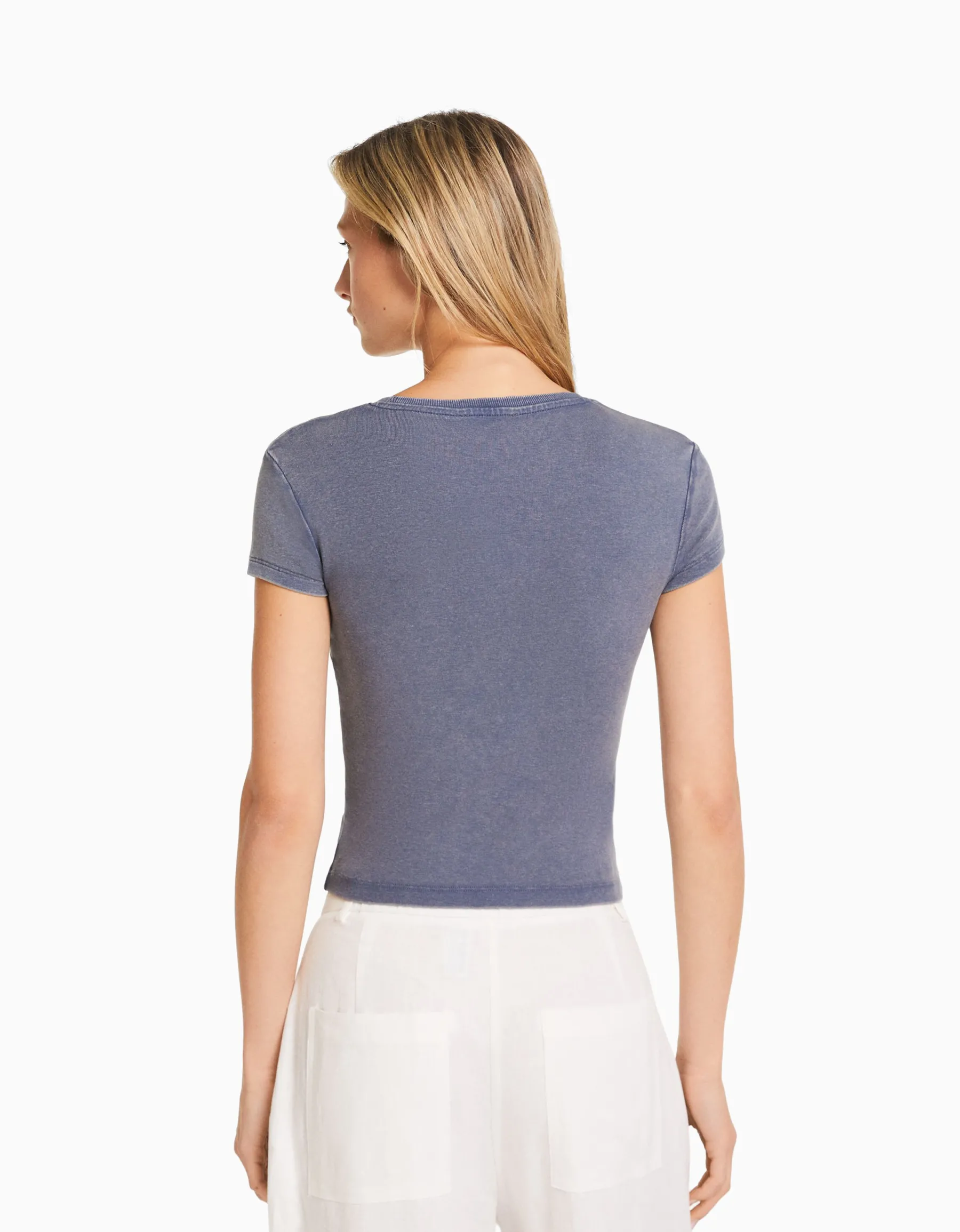 BERSHKA T-shirt moulant manches courtes Bleu foncé Hot