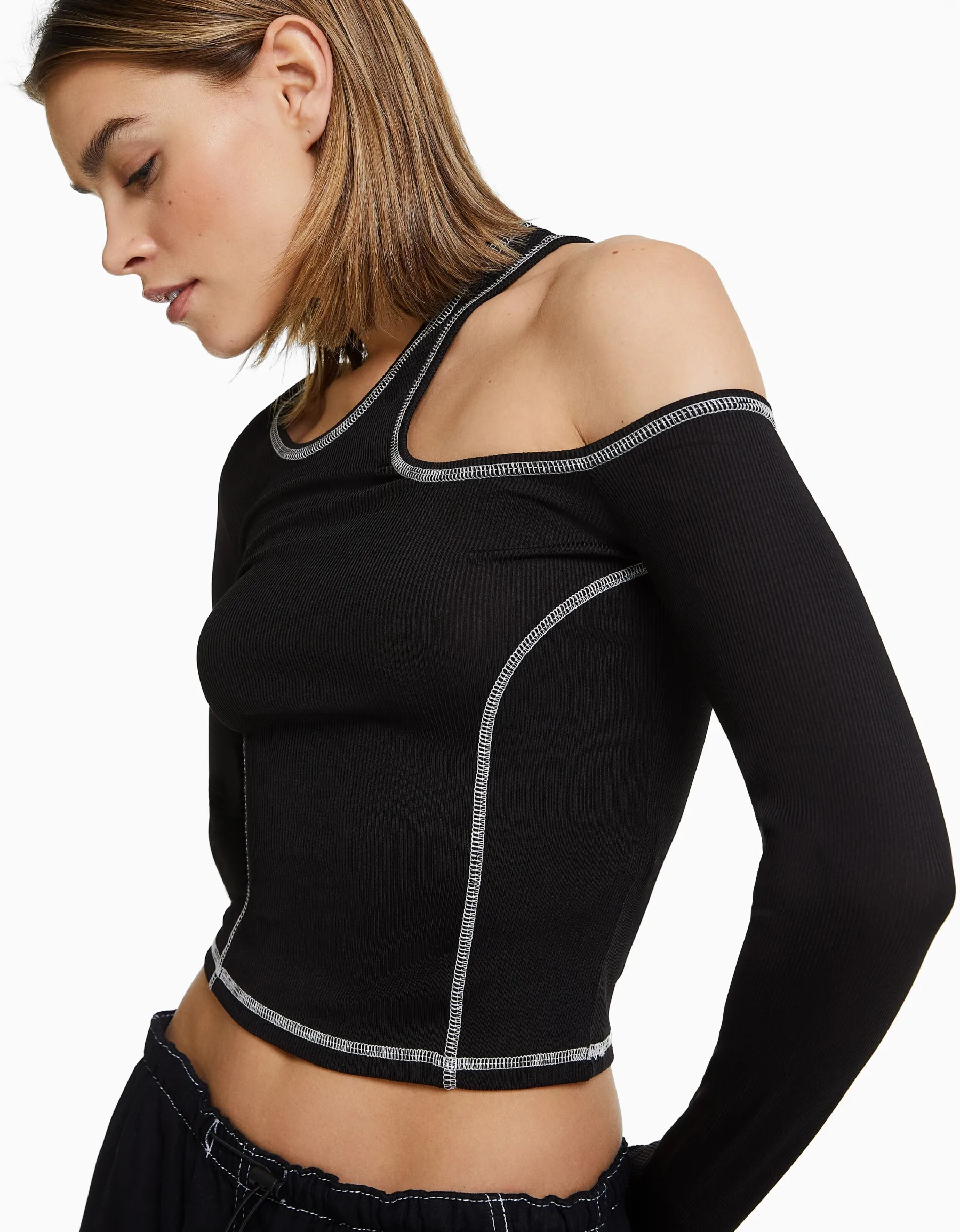 BERSHKA T-shirt moulant manches longues fil contraste Écru Best Sale