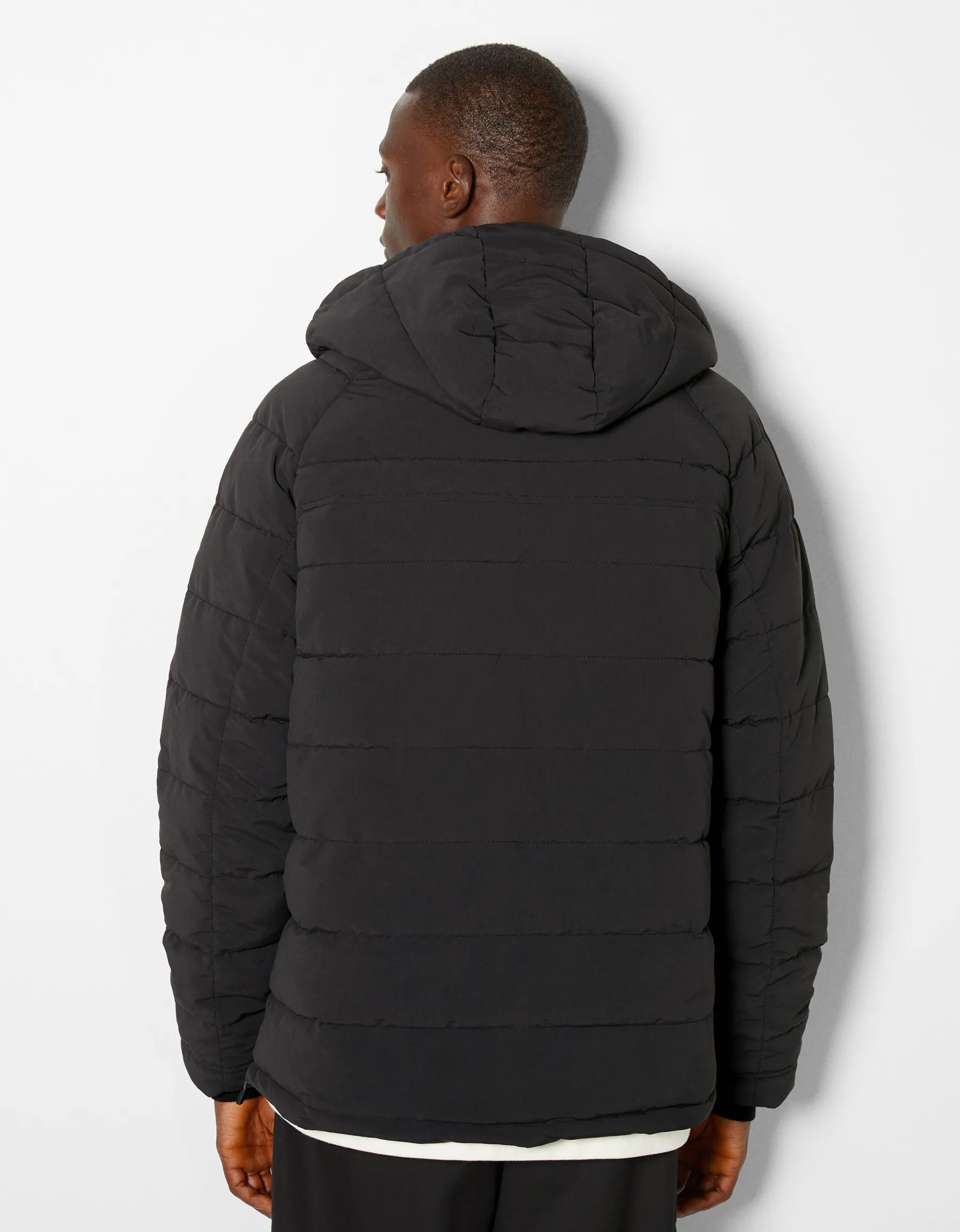 BERSHKA Veste kangourou matelassée Noir Discount